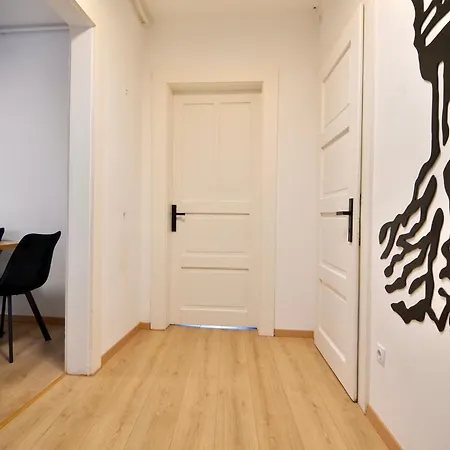Apartment Luxurious & Spacious In The Heart Of *