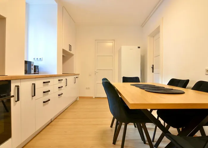 Luxurious & Spacious In The Heart Of Lejlighed